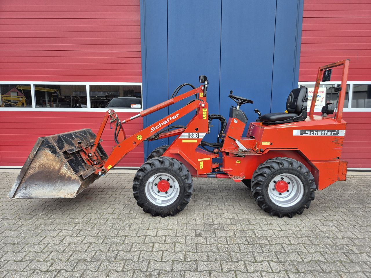 SCHAFFER 336 SHOVEL 36PK MET KENTEKEN