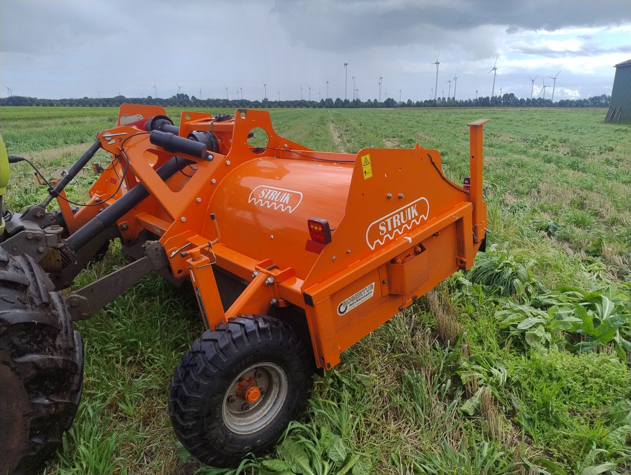 Struik Glutton 3000 4-rijige loofklapper BJ2020