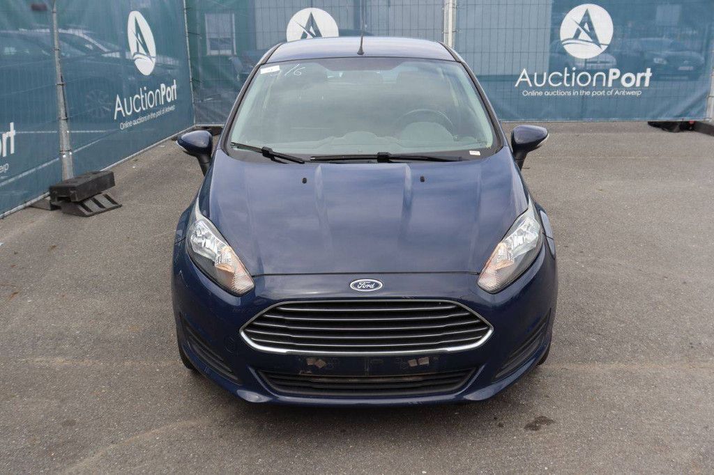 Passenger car Ford Fiesta Petrol 82hp 2015 (Margin)
