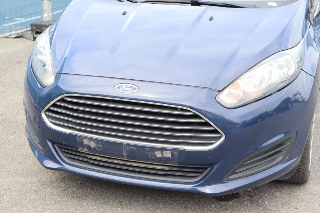 Passenger car Ford Fiesta Petrol 82hp 2015 (Margin)