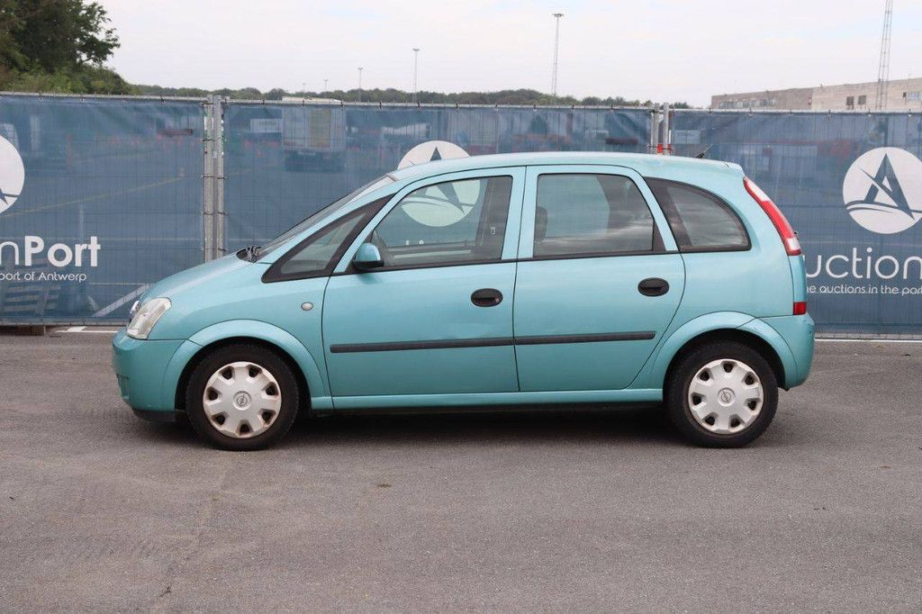 Passenger car Opel Movano Diesel 100hp 2004 (Margin)