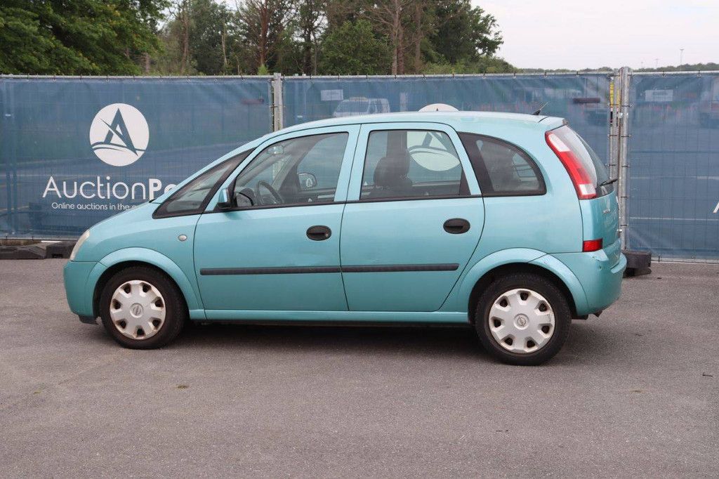 Passenger car Opel Movano Diesel 100hp 2004 (Margin)