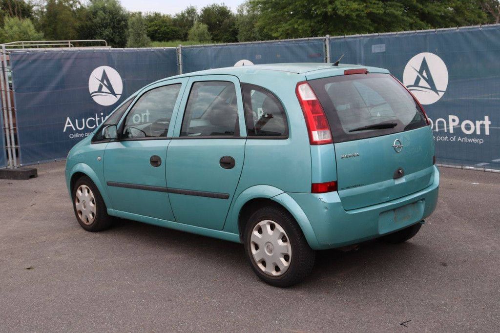 Passenger car Opel Movano Diesel 100hp 2004 (Margin)