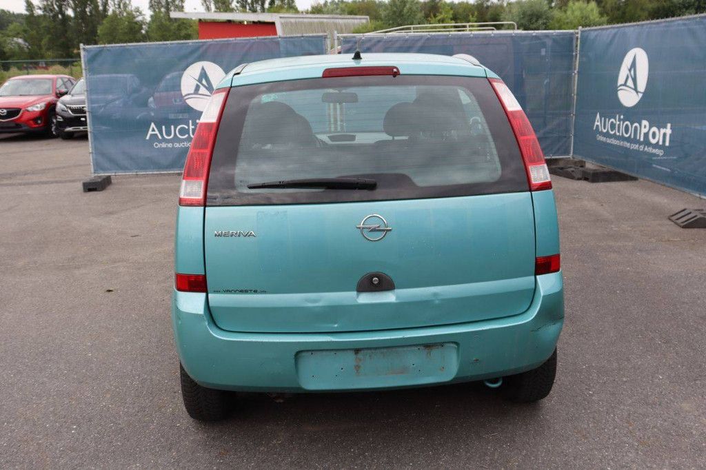 Passenger car Opel Movano Diesel 100hp 2004 (Margin)