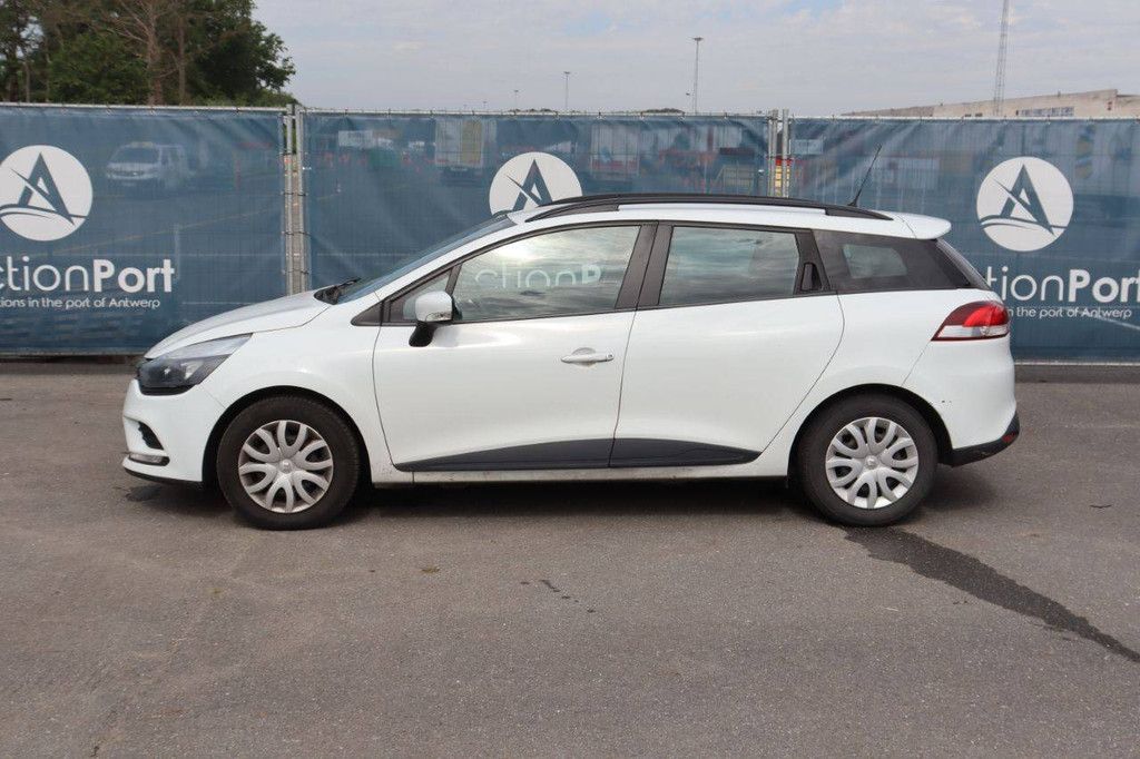 Passenger car Renault Clio Petrol 77hp 2019 (Margin)