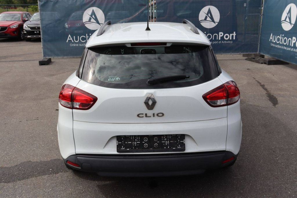 Passenger car Renault Clio Petrol 77hp 2019 (Margin)