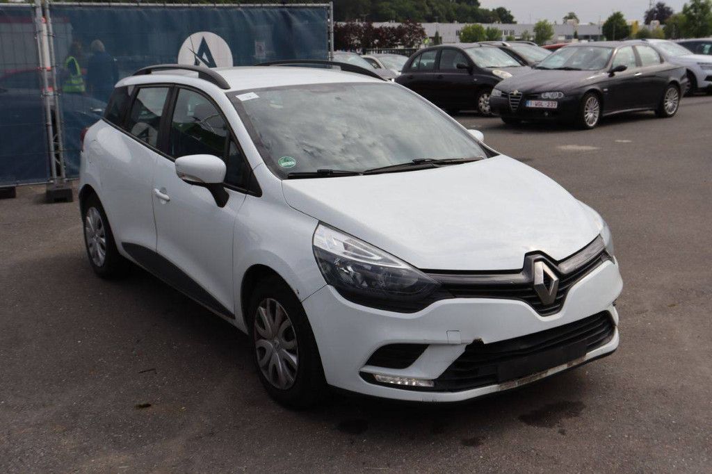 Passenger car Renault Clio Petrol 77hp 2019 (Margin)