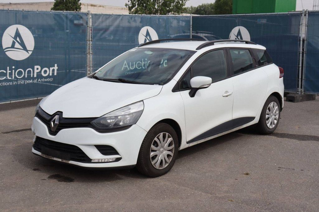 Passenger car Renault Clio Petrol 77hp 2019 (Margin)