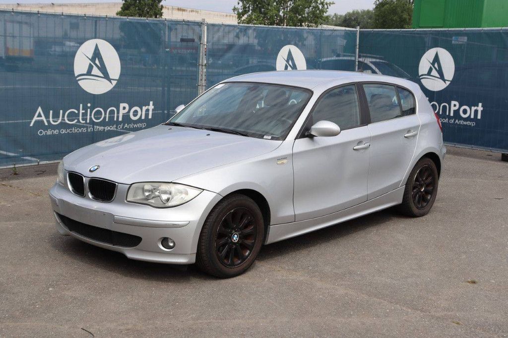 Passenger car BMW 116i Petrol 115hp 2005 (Margin)