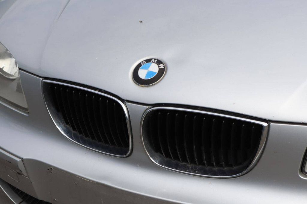Passenger car BMW 116i Petrol 115hp 2005 (Margin)