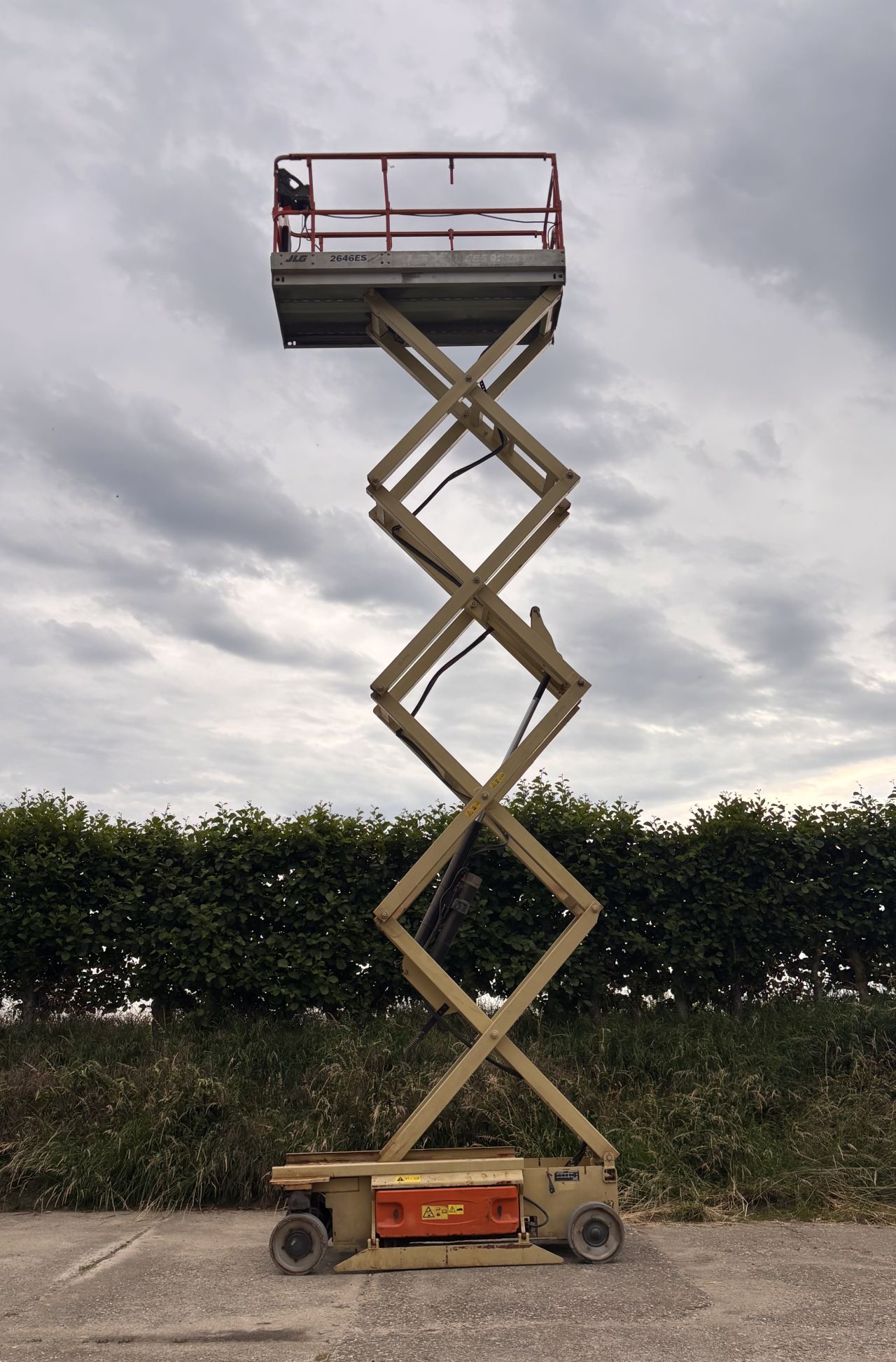 JLG 2646ES schaarhoogwerker - 10m werkhoogte - aluminium plateau