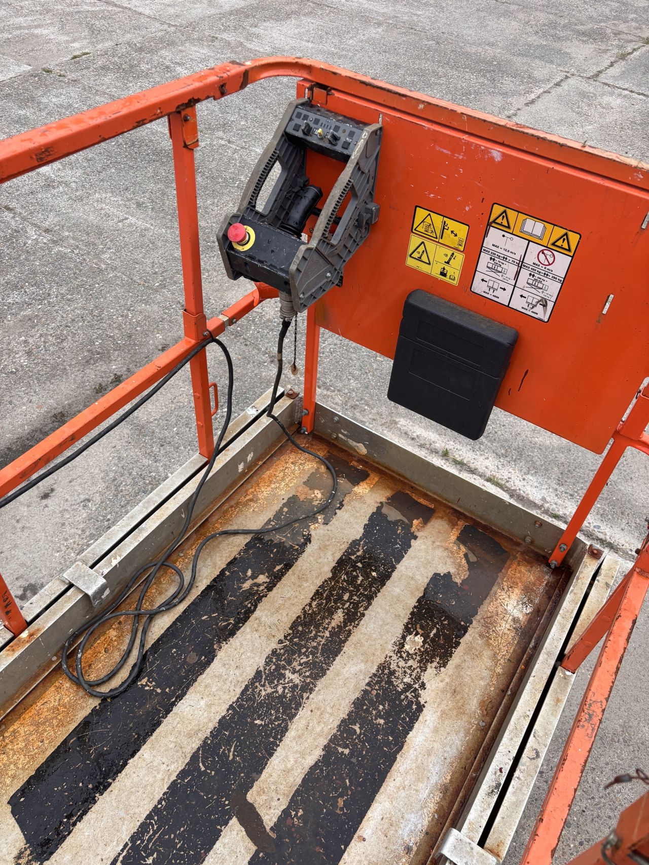 JLG 2646ES schaarhoogwerker - 10m werkhoogte - aluminium plateau
