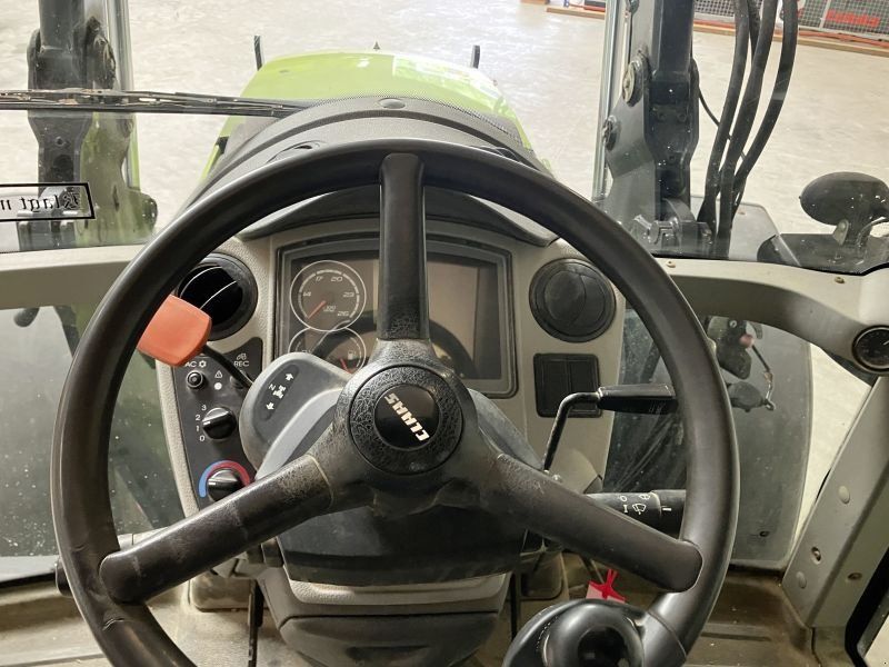 Claas ARION 640