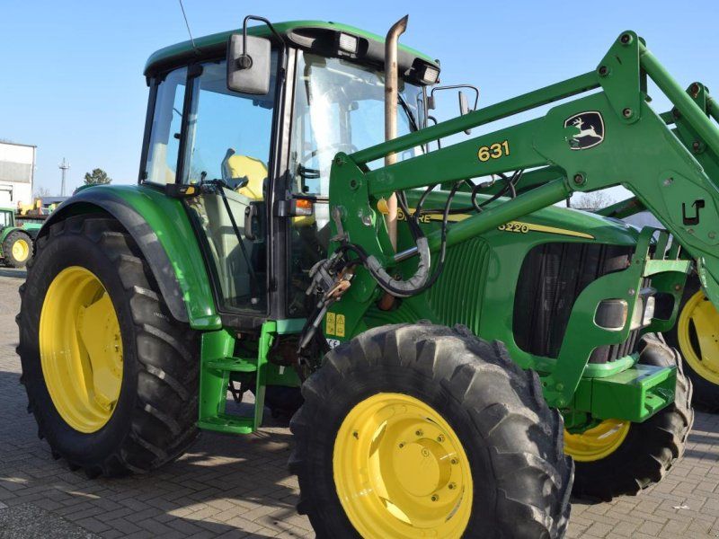 John Deere 6220