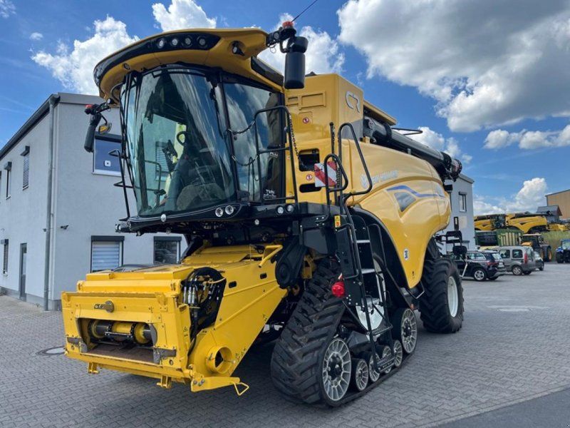 New Holland CR 8.90 Raupe