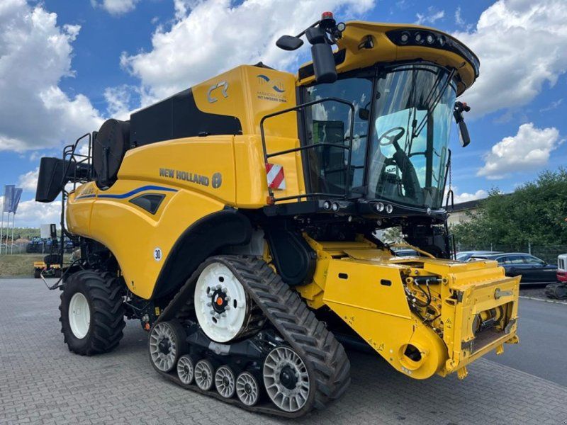 New Holland CR 8.90 Raupe