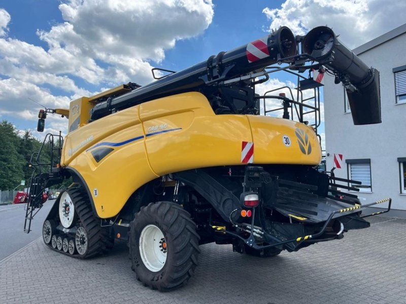 New Holland CR 8.90 Raupe