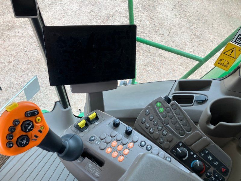 John Deere T560