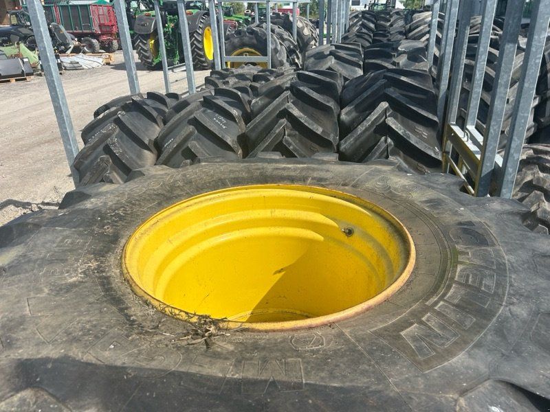 Michelin 750/65R26