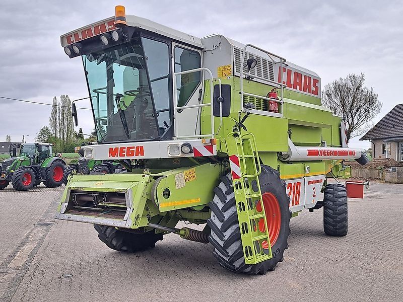 Claas DOMINATOR 218 MEGA
