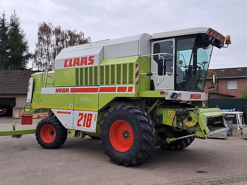 Claas DOMINATOR 218 MEGA