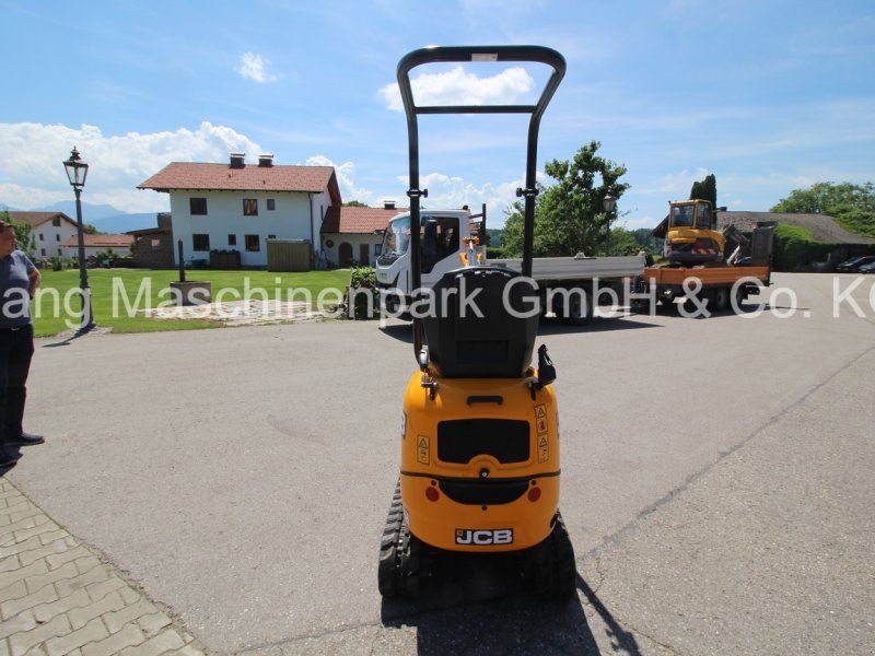 JCB 8008