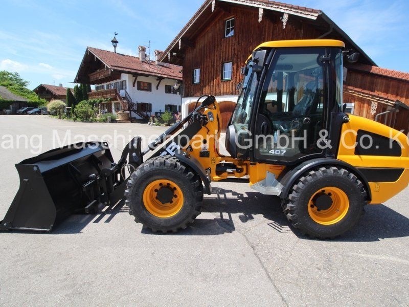 JCB 407