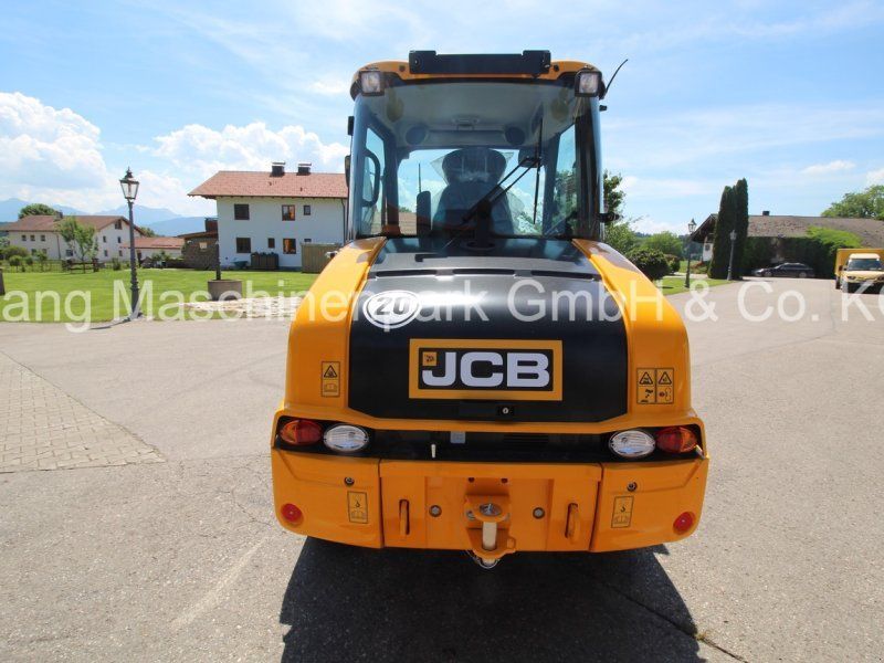 JCB 407