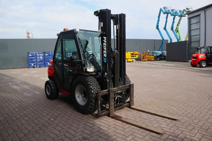 Manitou MC30-4 Valid Inspection, *Guarantee! Diesel, 4x4 D