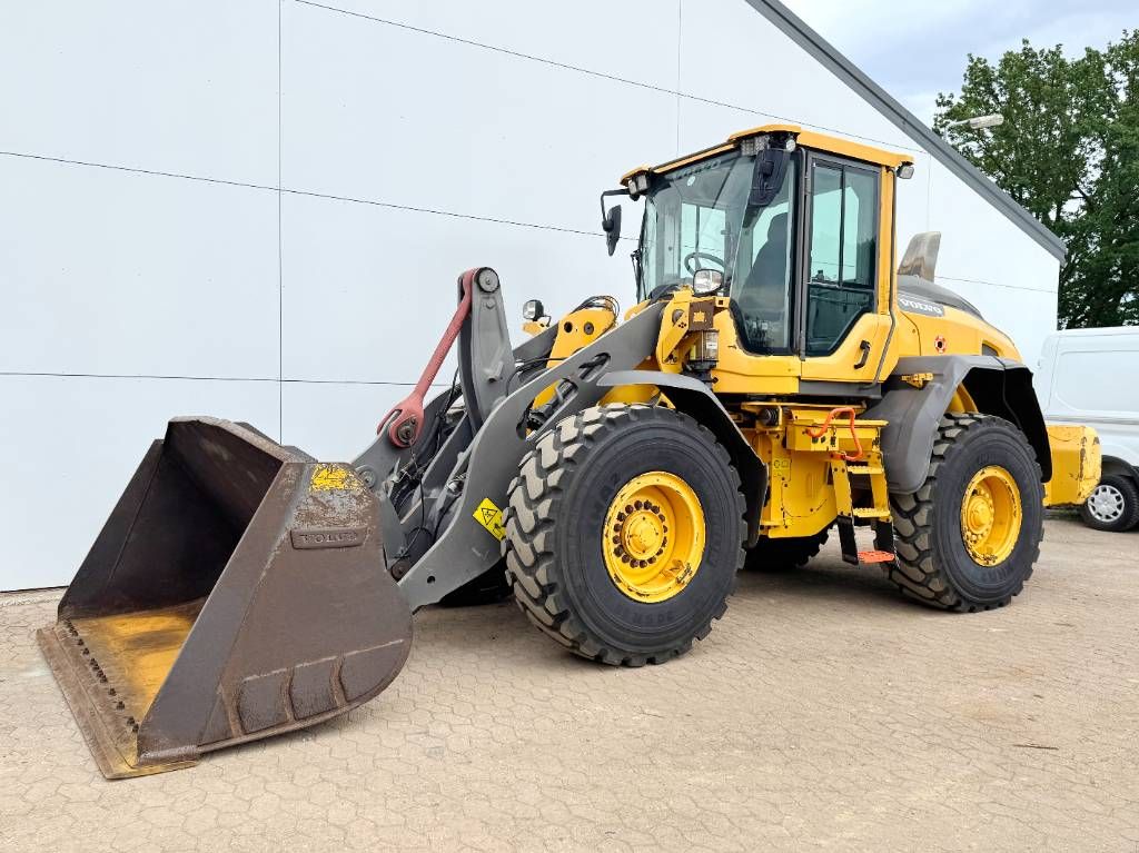 Volvo L90H - 3rd Function / Quick Coupler