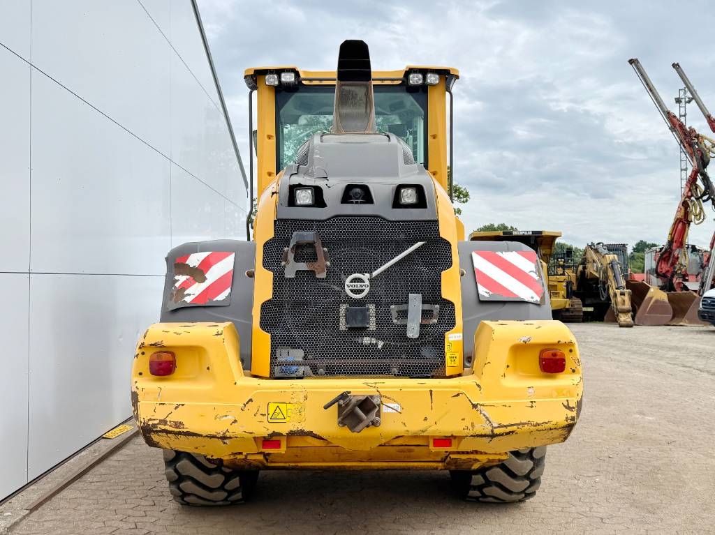 Volvo L90H - 3rd Function / Quick Coupler