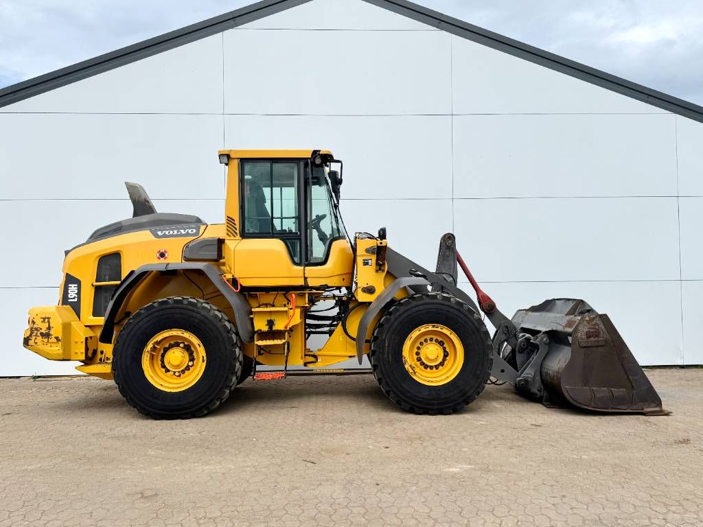 Volvo L90H - 3rd Function / Quick Coupler