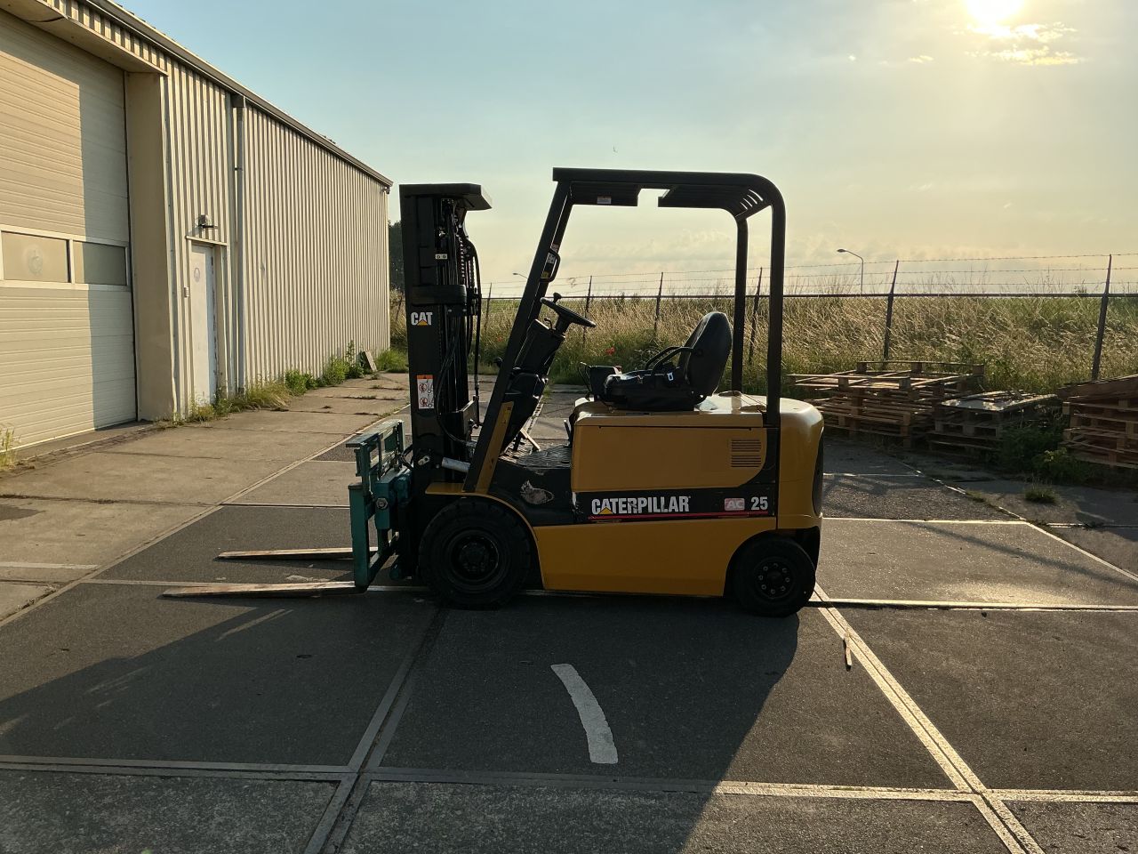 Heftruck Caterpillar EP25K-PAC Elektrisch