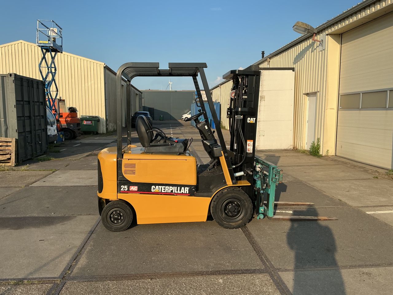 Heftruck Caterpillar EP25K-PAC Elektrisch