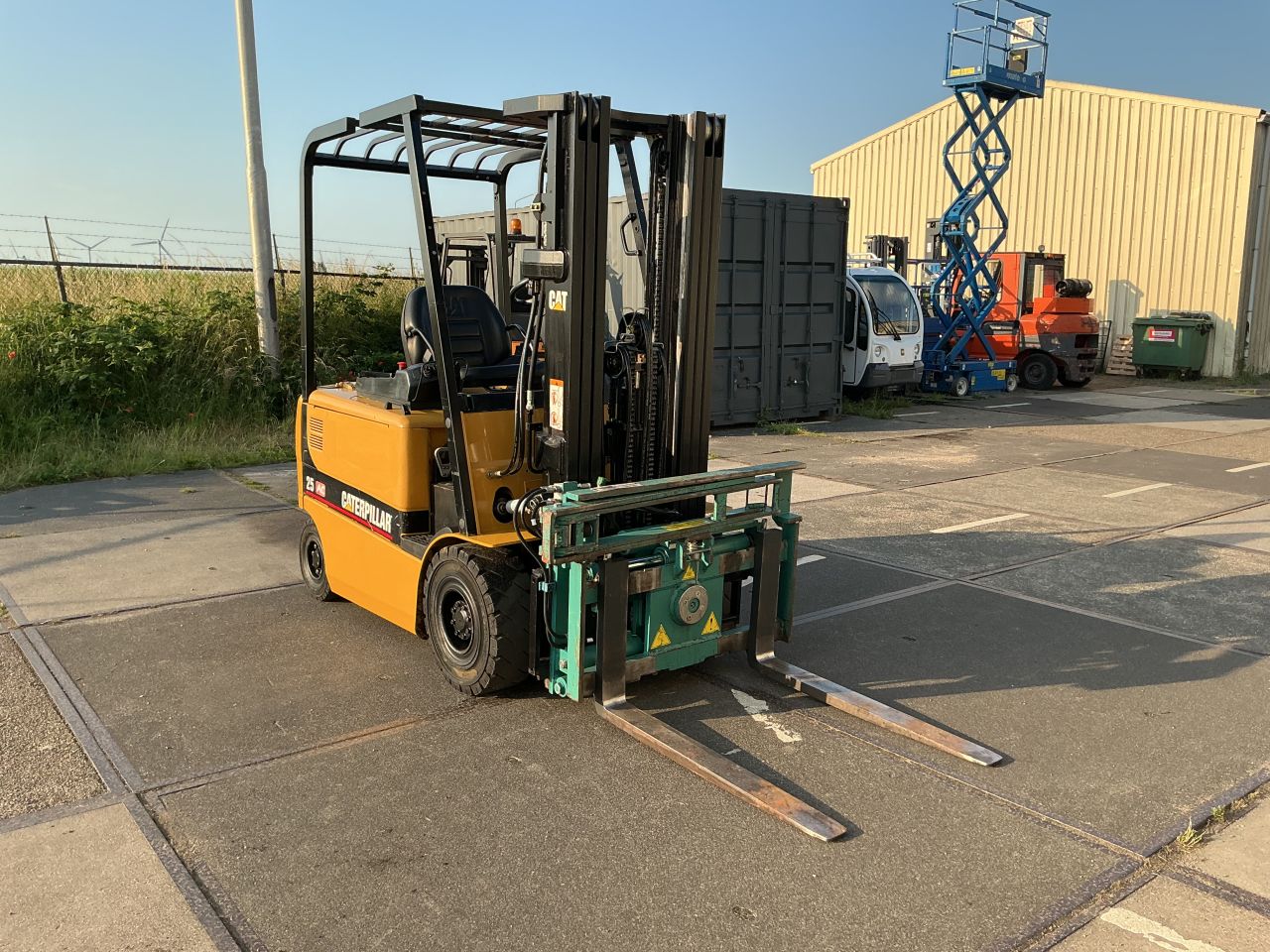 Heftruck Caterpillar EP25K-PAC Elektrisch