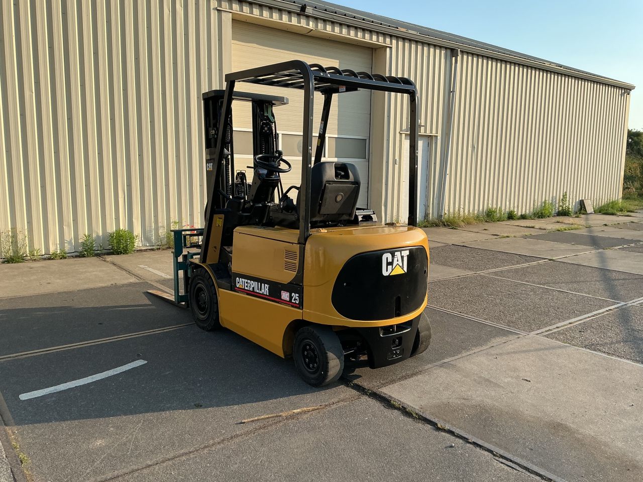 Heftruck Caterpillar EP25K-PAC Elektrisch