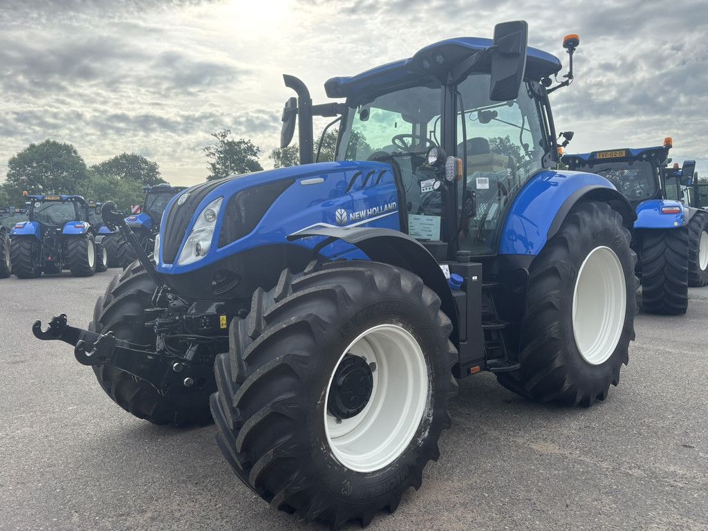 NEW HOLLAND T6.145DC STAGE V