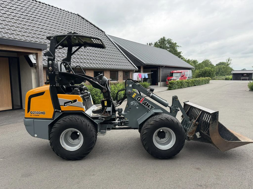 Giant G2500 X-tra HD