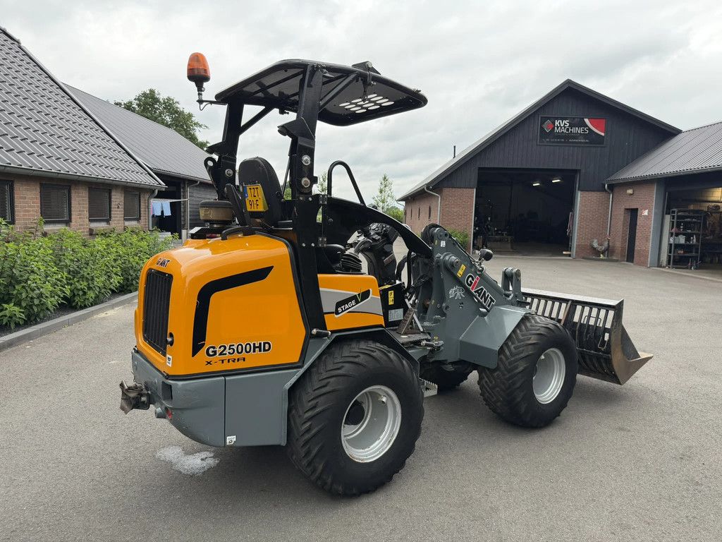 Giant G2500 X-tra HD