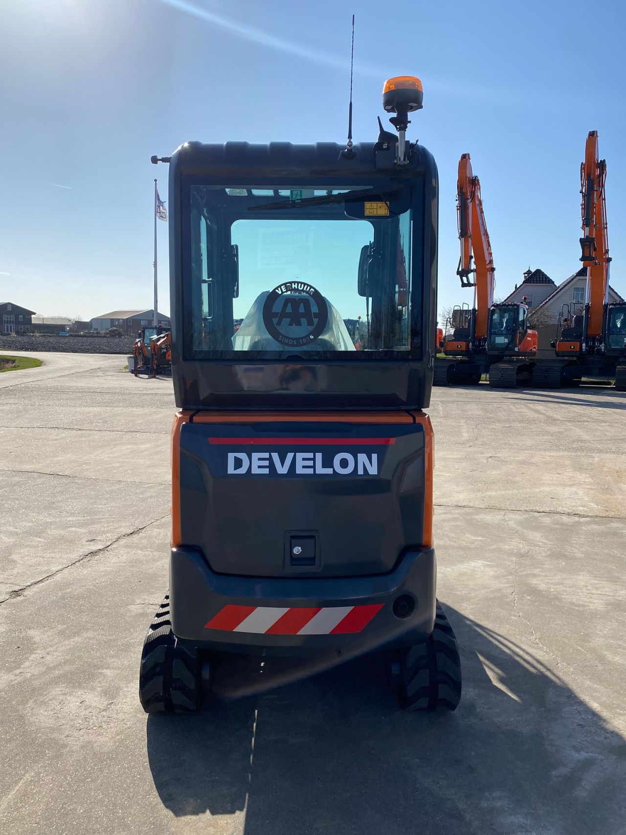 Develon DX19-7