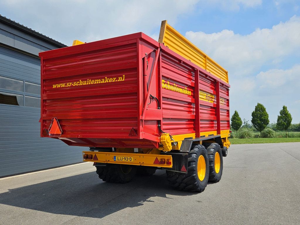 Schuitemaker Rapide 135 opraapwagen/silagewagen