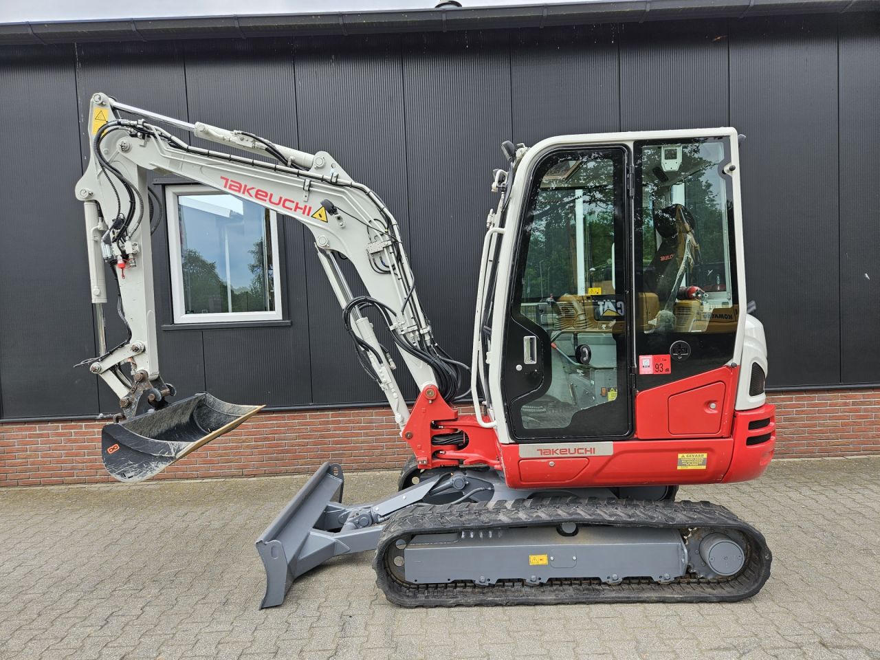 Takeuchi TB235-2 Stage V