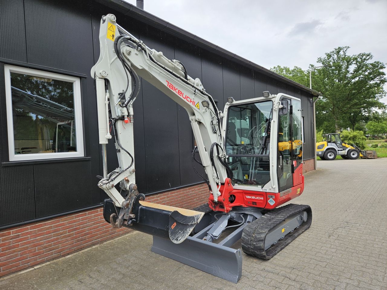 Takeuchi TB235-2 Stage V