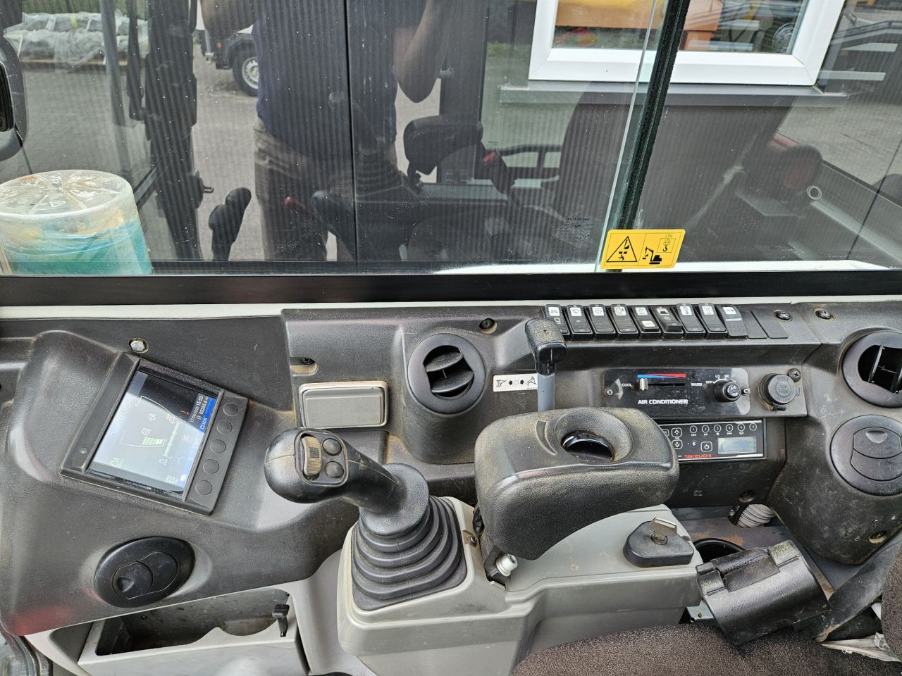 Takeuchi TB235-2 Stage V