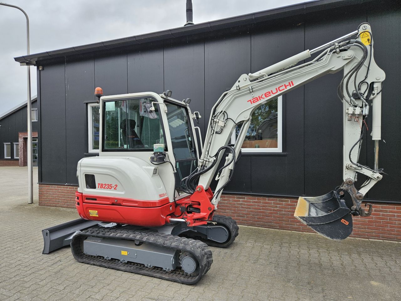 Takeuchi TB235-2 Stage V
