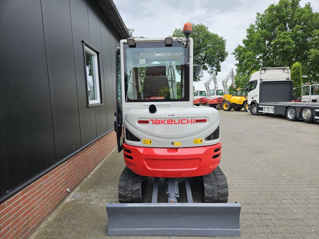 Takeuchi TB235-2 Stage V