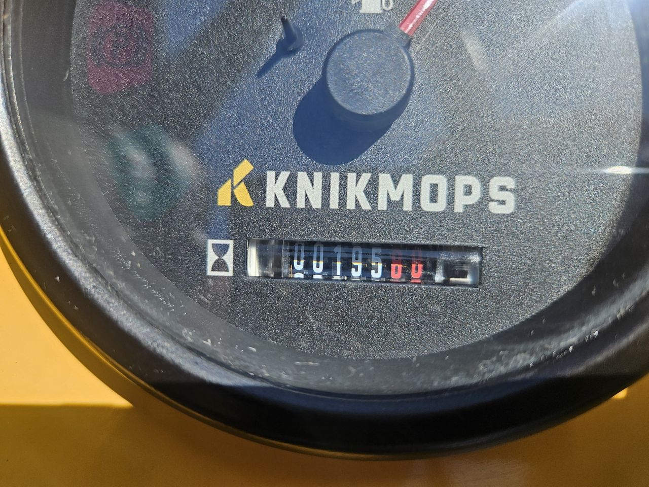 Knikmops 130 Demo