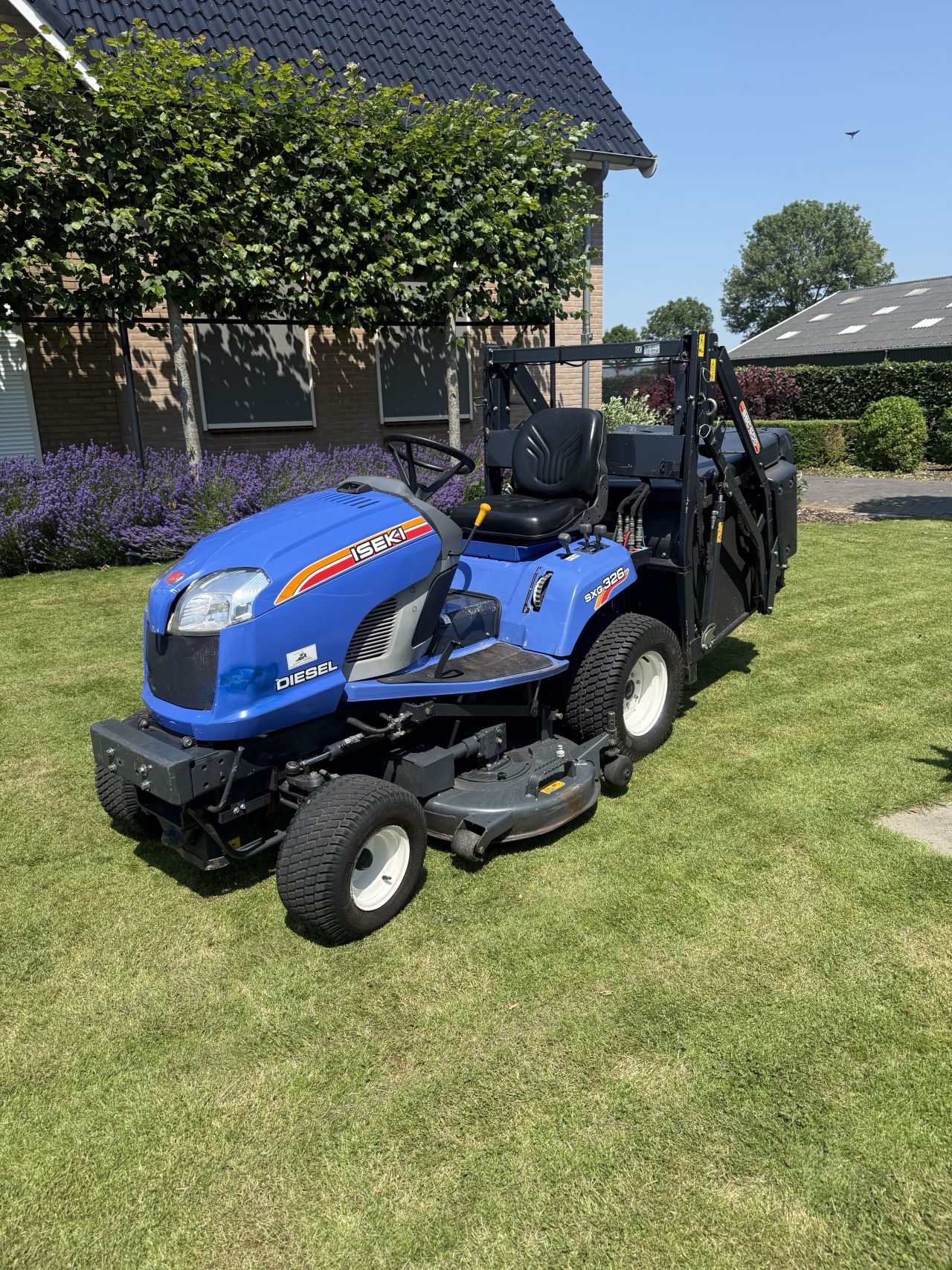 Iseki sxg326 hoogkipper zitmaaier