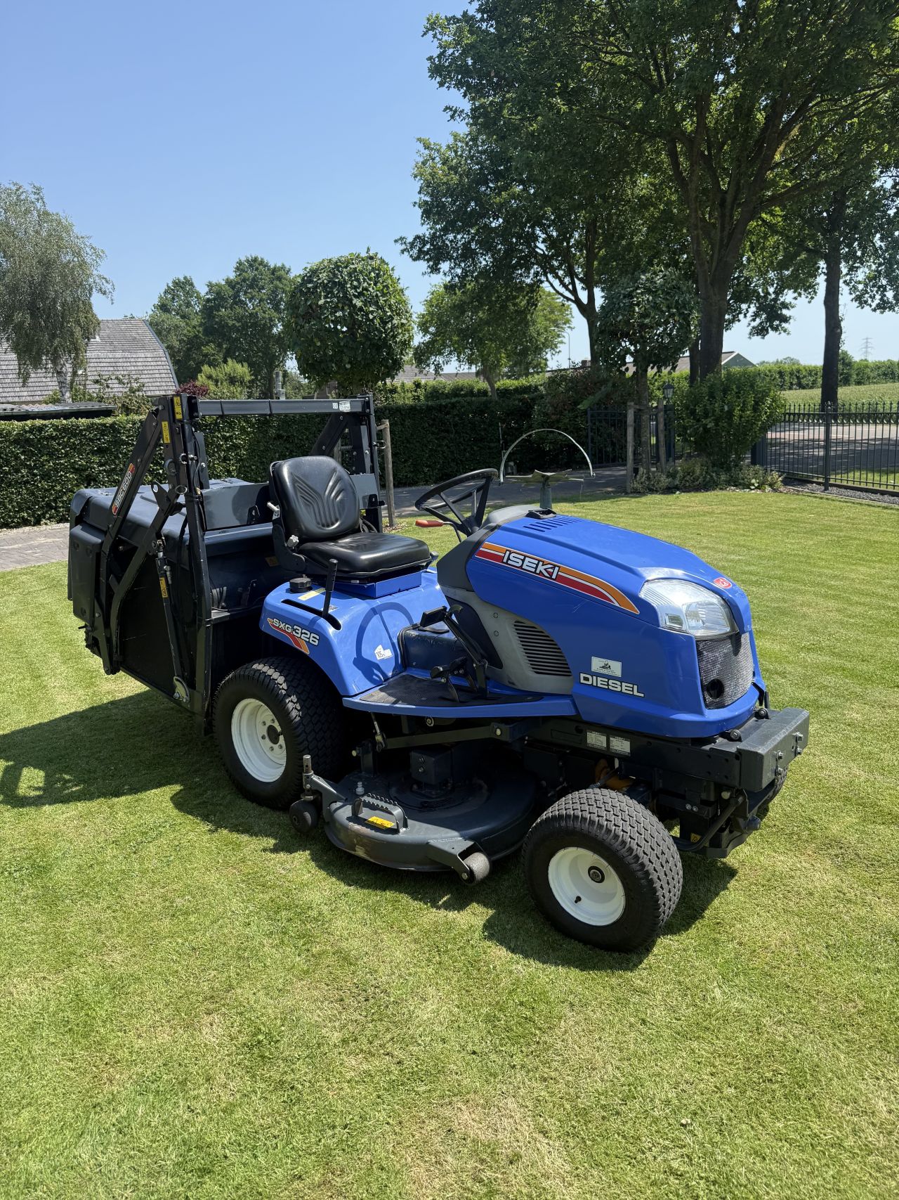 Iseki sxg326 hoogkipper zitmaaier