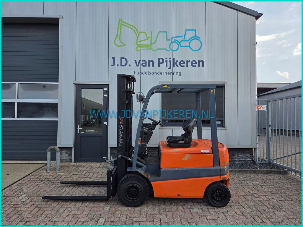 Toyota FBMF20 sideshift+4x hydraulic+extra hydraulic